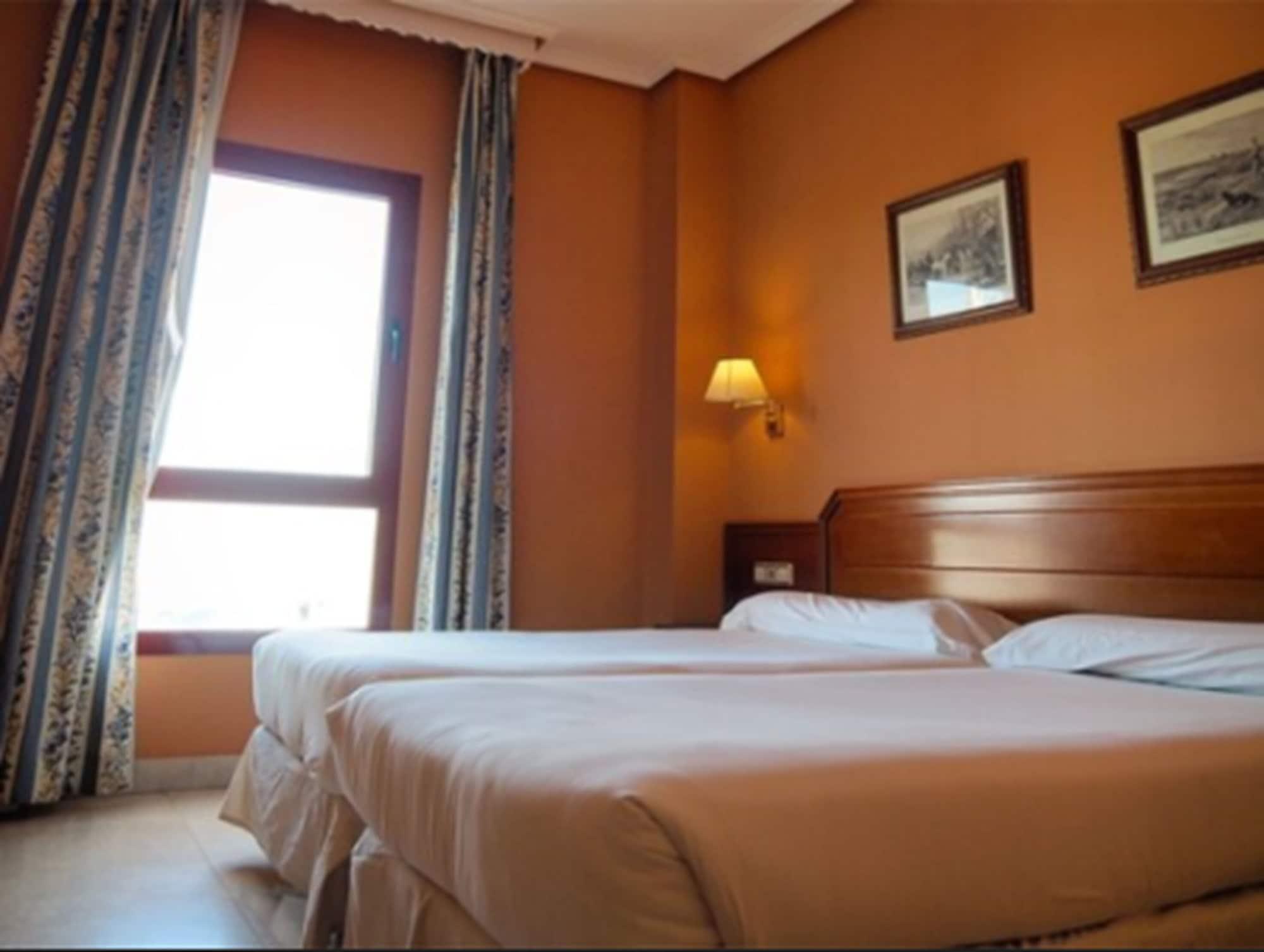 Hotel Humanes Уманес-де-Мадрид Экстерьер фото
